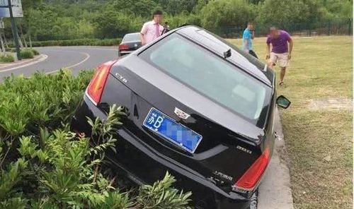 汽车拐弯车速是多少